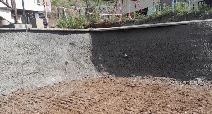 Parement en béton projeté