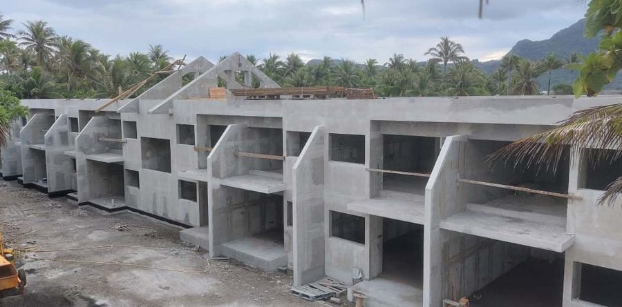La structure en béton armé en cours de construction