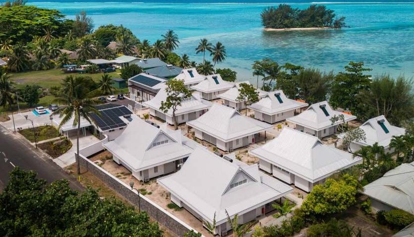 Vue aérienne des bungalows de l’hôtel Niu Beach