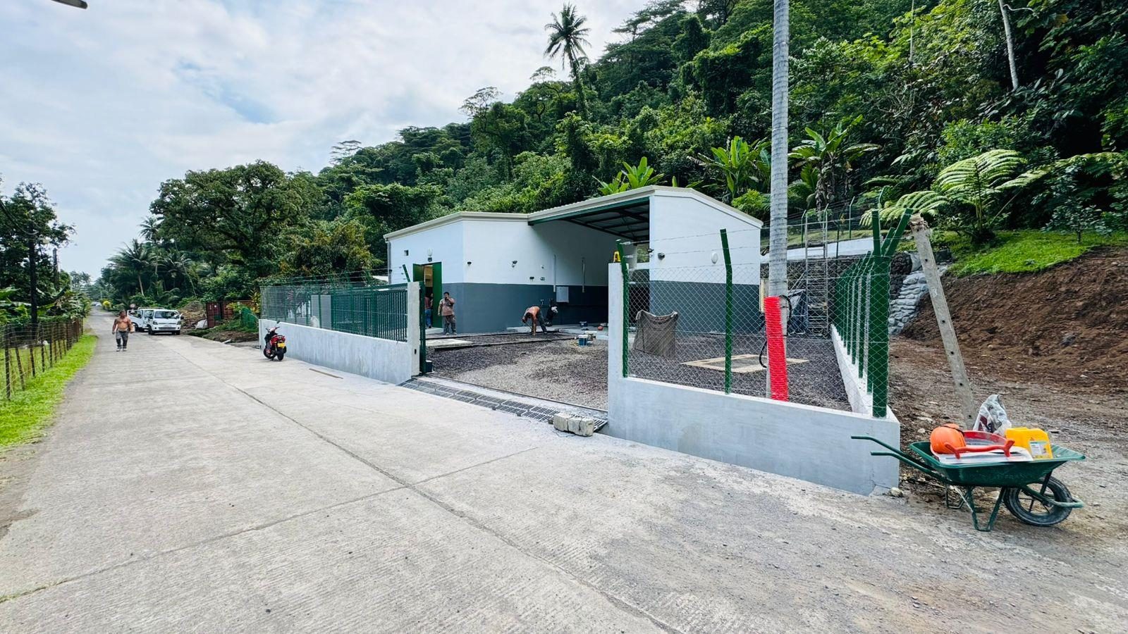 Le poste de Vaihiria vu depuis la route