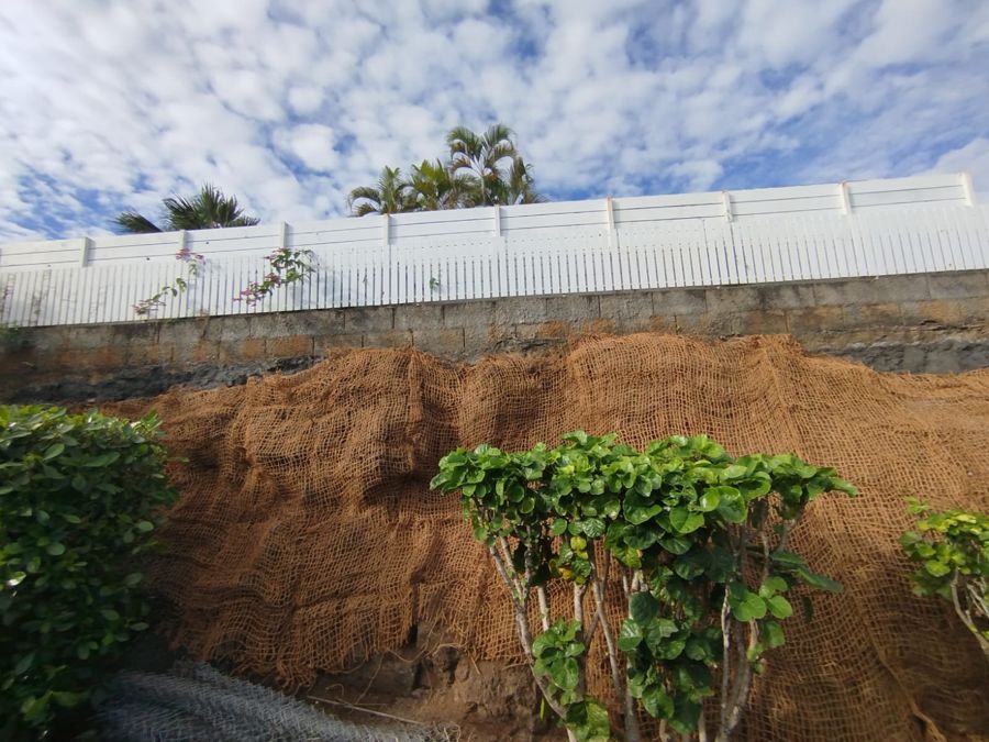 Tapis coco biodégradable posé sur le talus