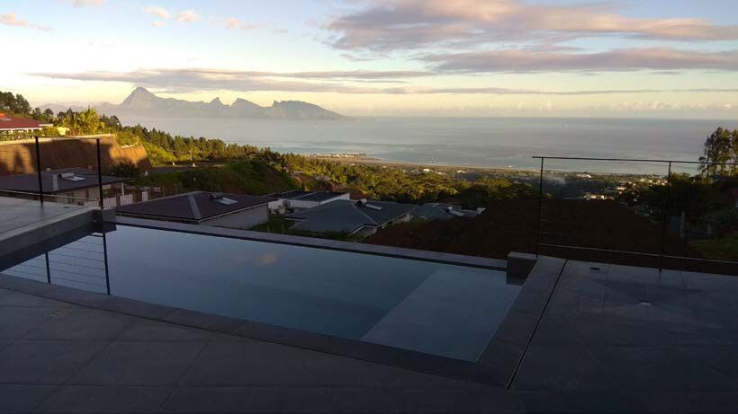 La piscine, face à Moorea